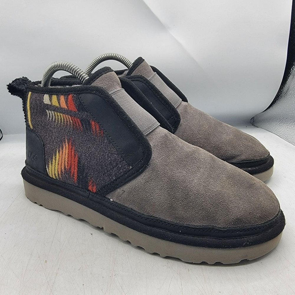 UGG Neumel Flex Woodmont Mens 8 Gray Black Chukka Ankle Boots Walking 1113612